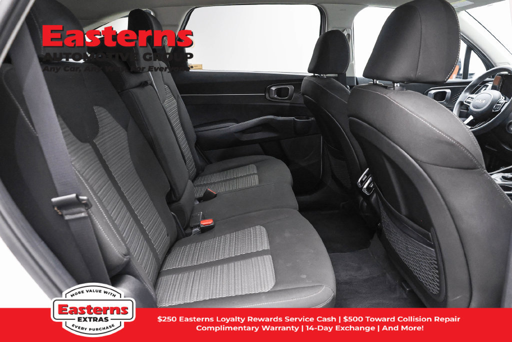 Used 2023 Kia Sorento LX FWD image 22