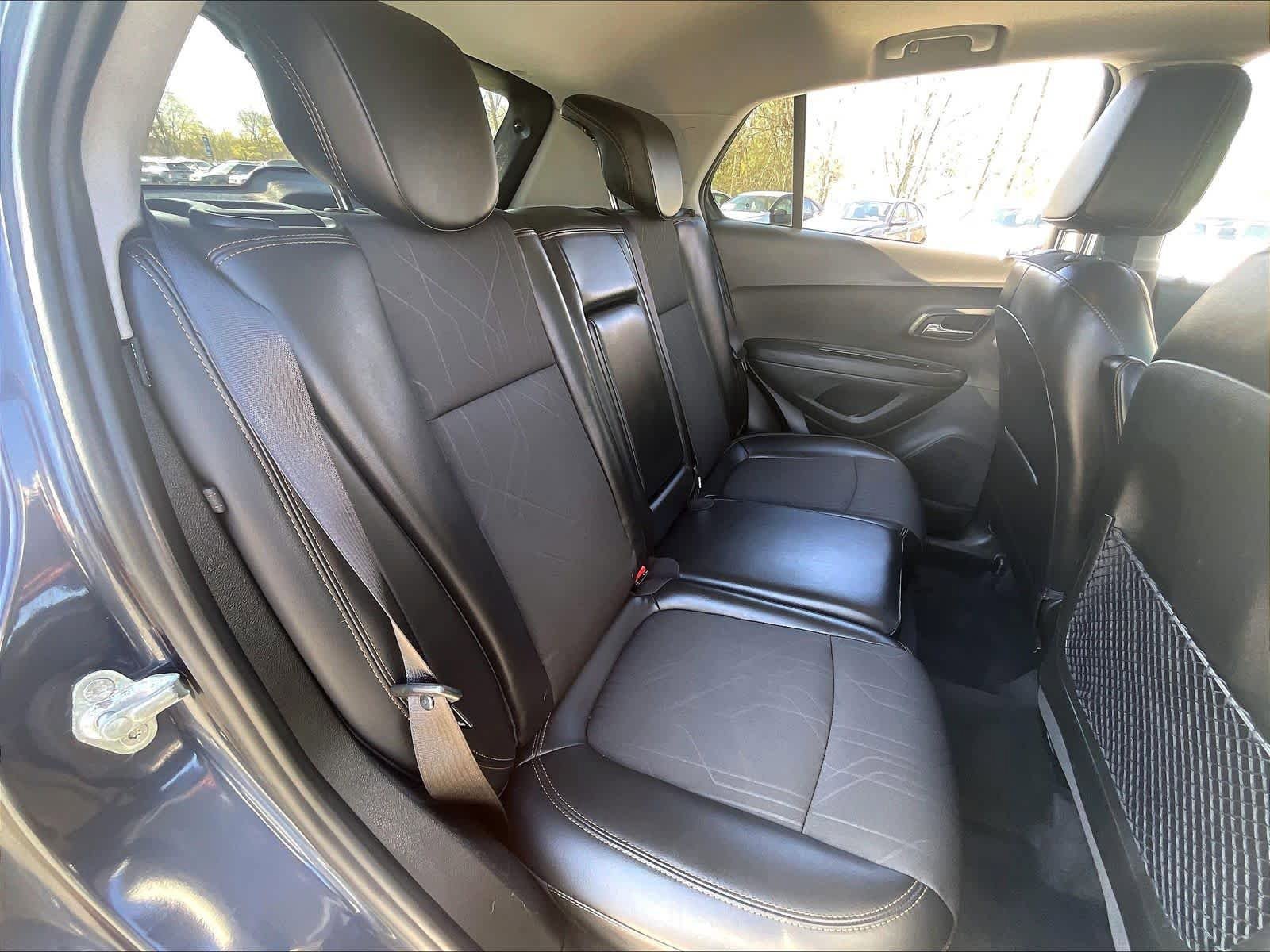 Used 2019 Chevrolet Trax LT w/ Sun & Sound Package image 15
