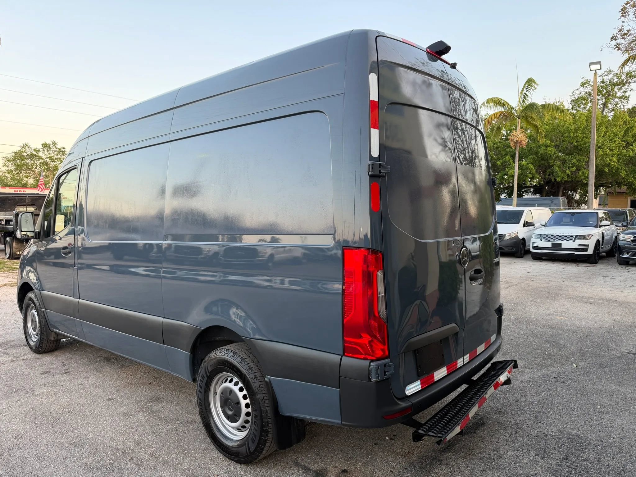 Used 2019 Mercedes-Benz Sprinter 144 image 3