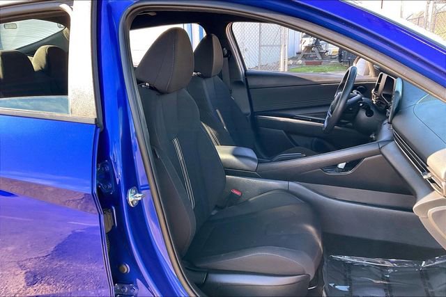 Certified 2025 Hyundai Elantra Sport w/ Cargo Package image 7