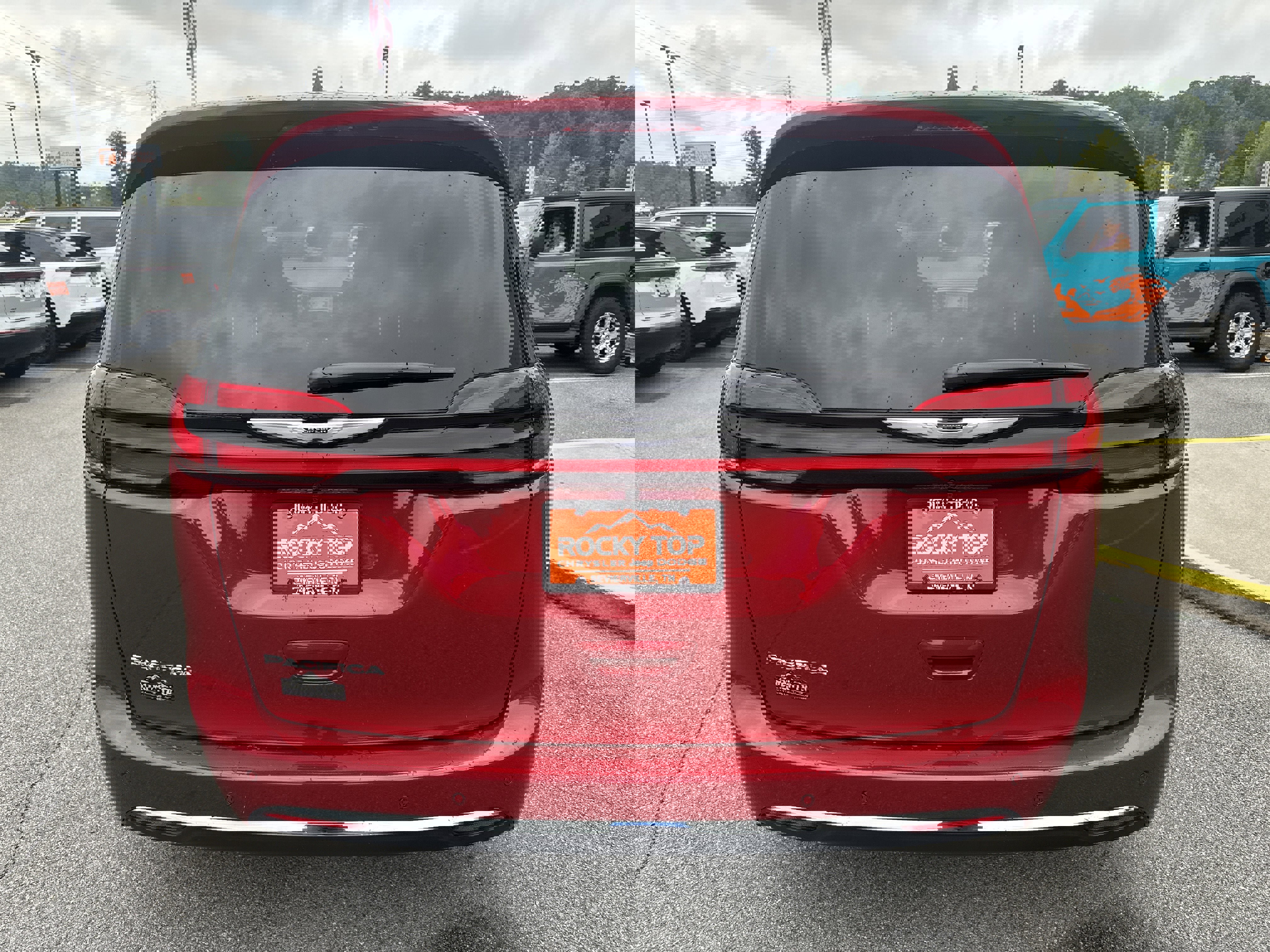 New 2026 Chrysler Pacifica Select image 8