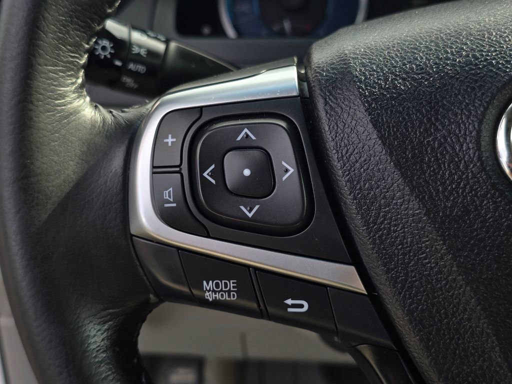 Used 2015 Toyota Camry XLE FWD image 32