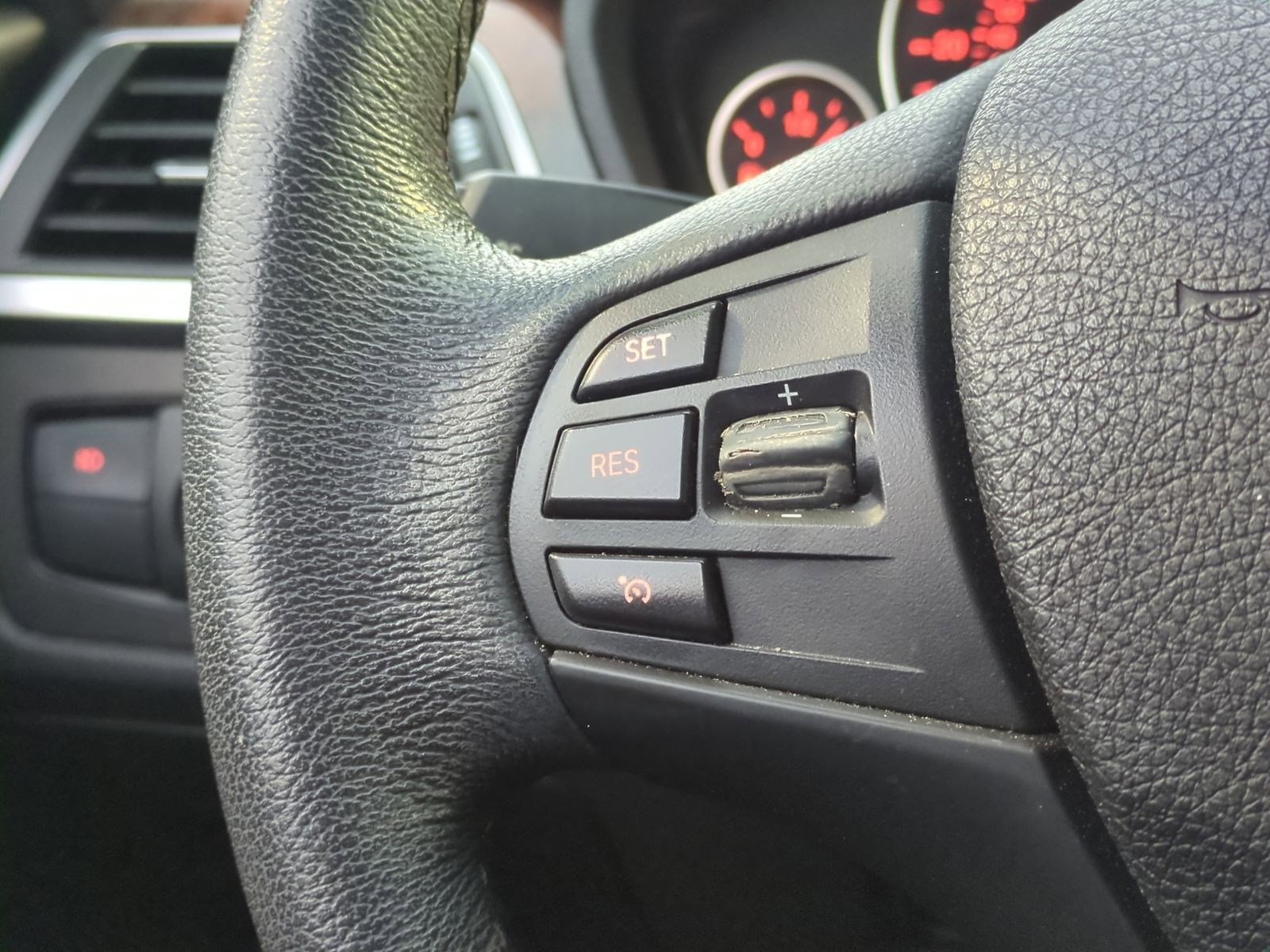 Used 2018 BMW 320i xDrive Sedan image 19