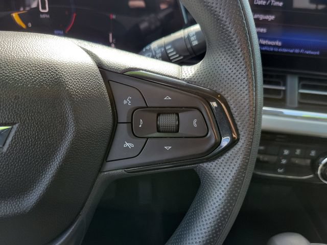 Used 2025 Chevrolet Trax LT FWD image 19