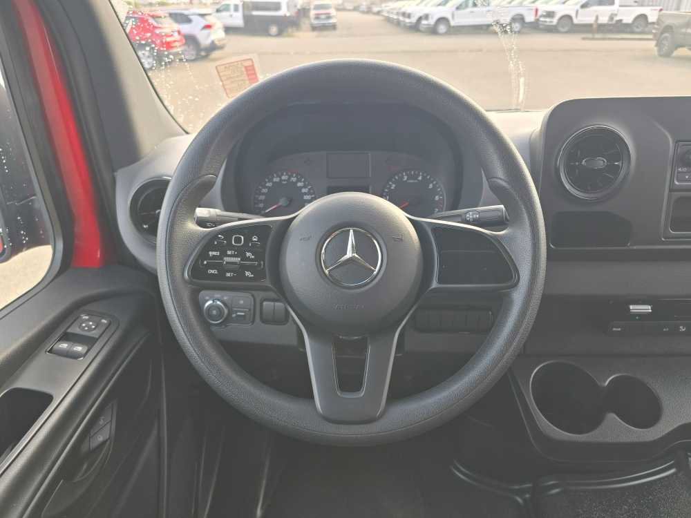 Used 2021 Mercedes-Benz Sprinter 1500 image 11