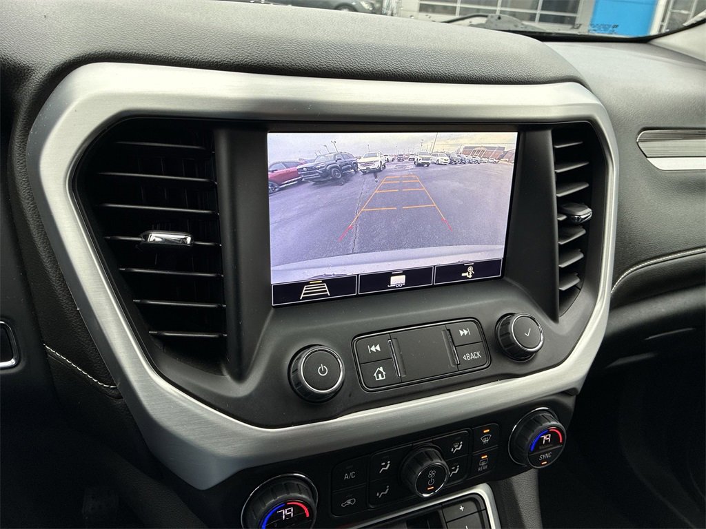 Used 2020 GMC Acadia SLT w/ Driver Alert Package II image 16