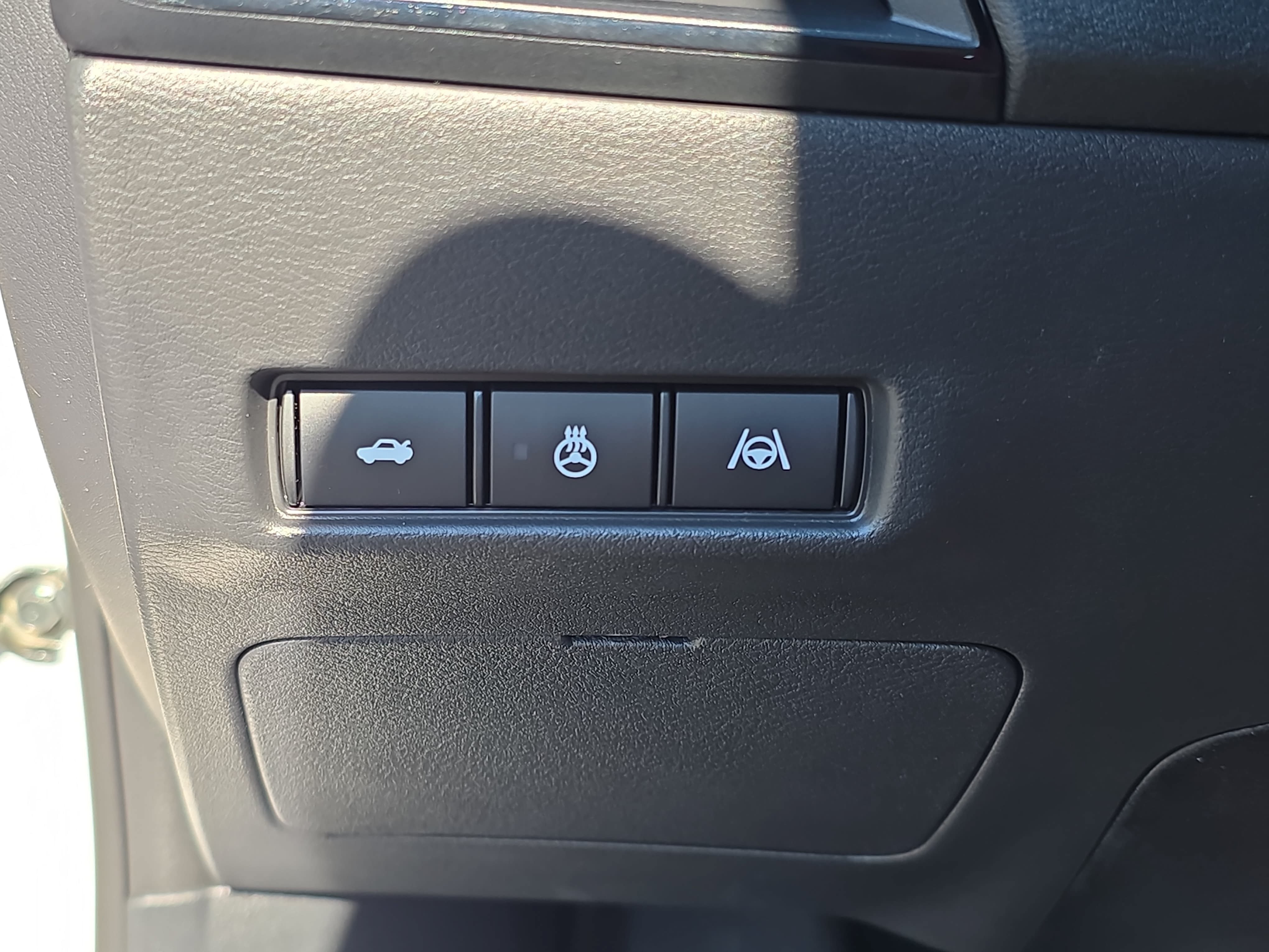 New 2026 Nissan Sentra SR w/ SR Premium Package FWD image 25
