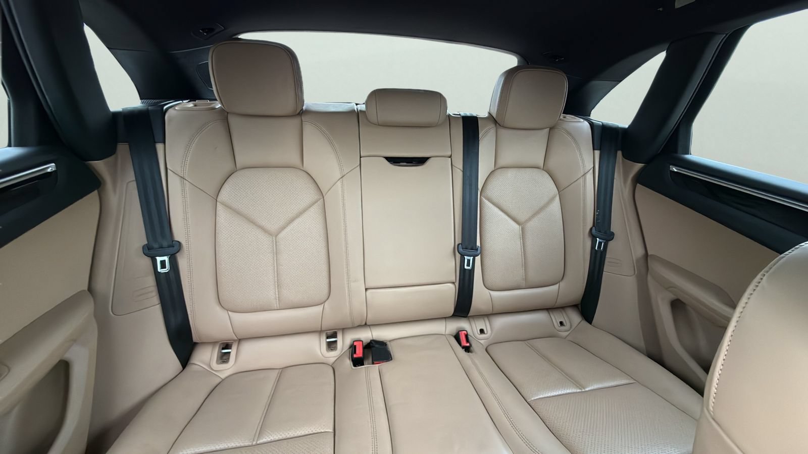 Used 2024 Porsche Macan w/ Premium Plus Package AWD/4WD image 25