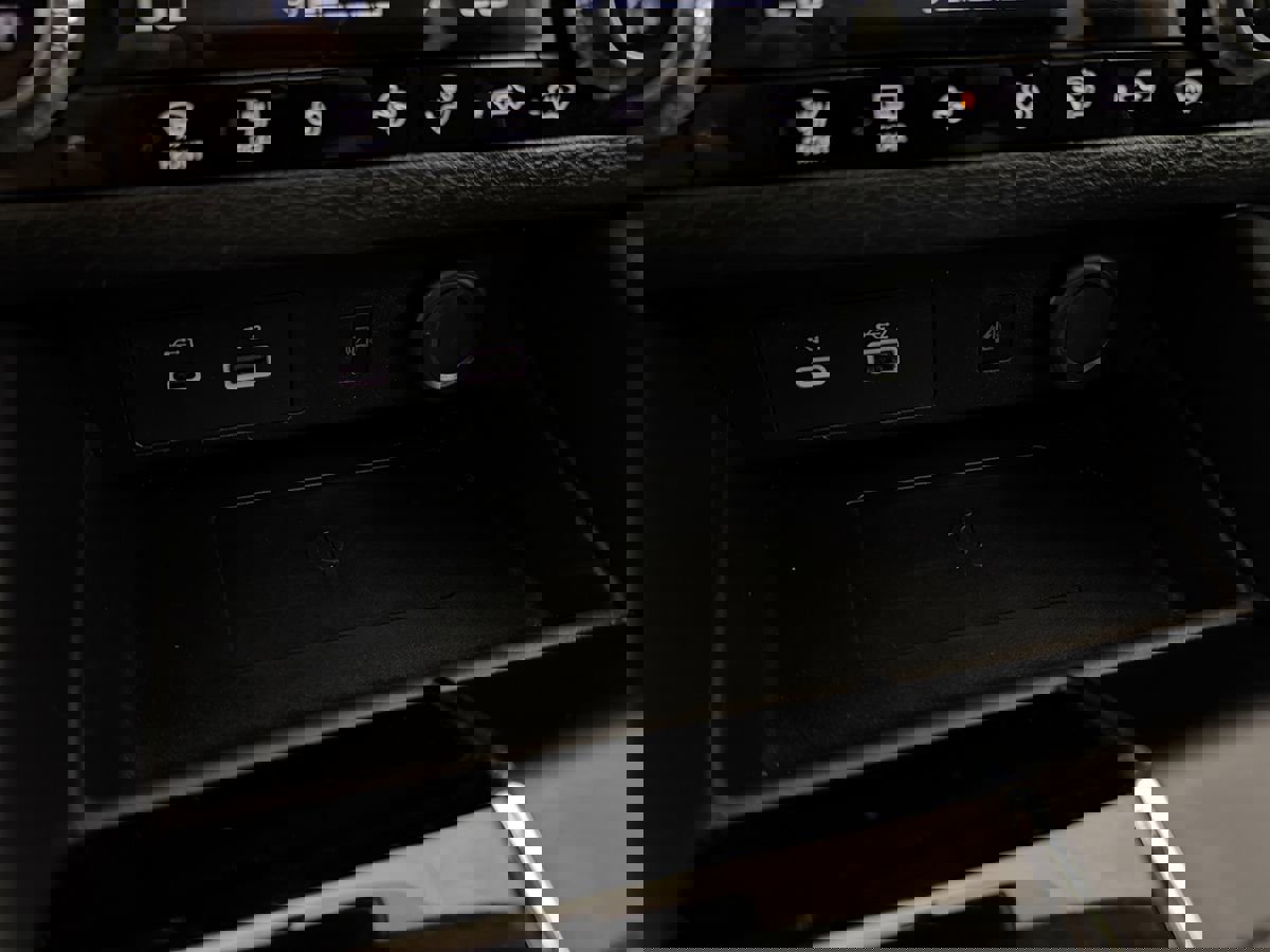 Used 2024 Mitsubishi Outlander SE Black Edition image 31