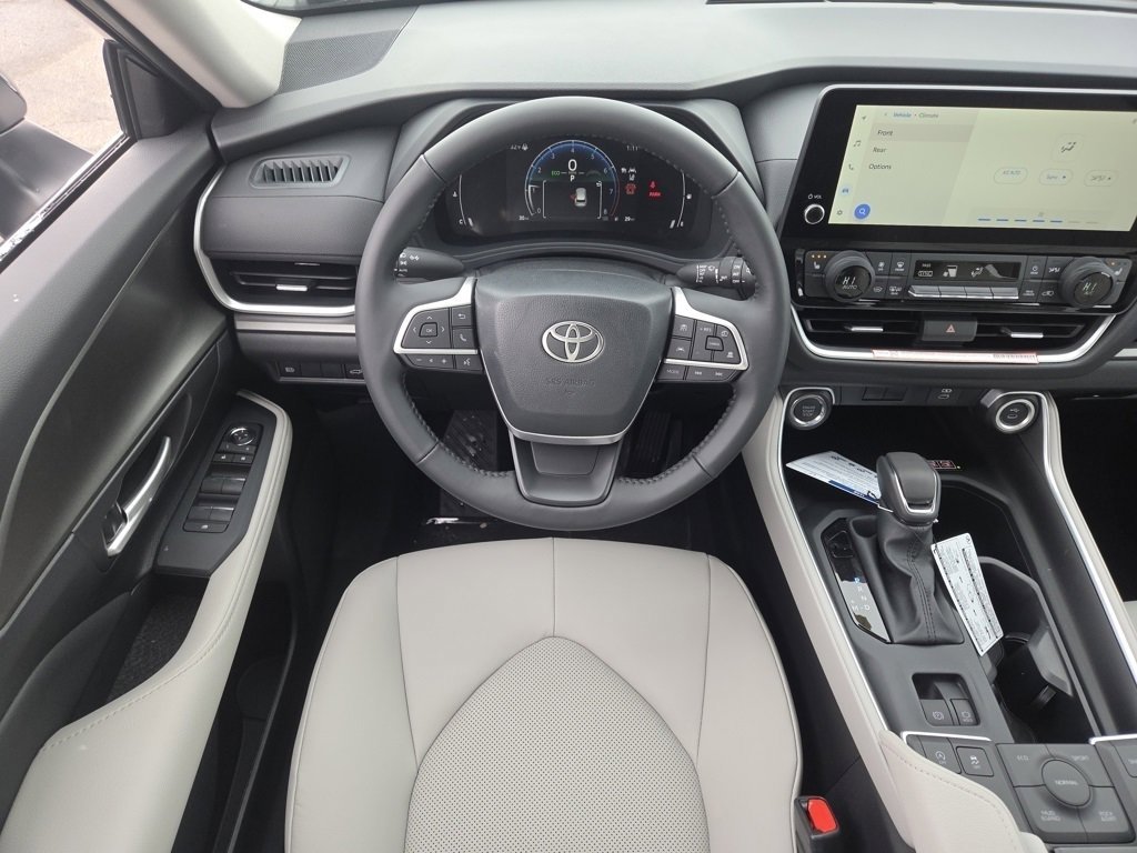 New 2026 Toyota Grand Highlander XLE image 4