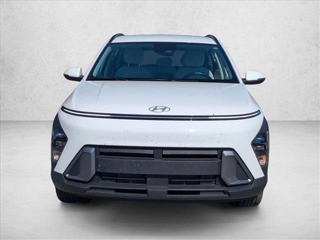 Used 2025 Hyundai Kona SEL FWD image 2