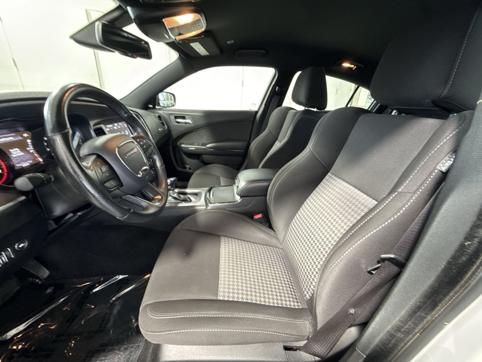 Used 2022 Dodge Charger R/T w/ Blacktop Package RWD image 14