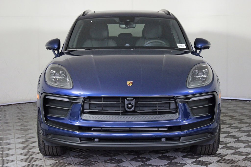 Used 2025 Porsche Macan image 11