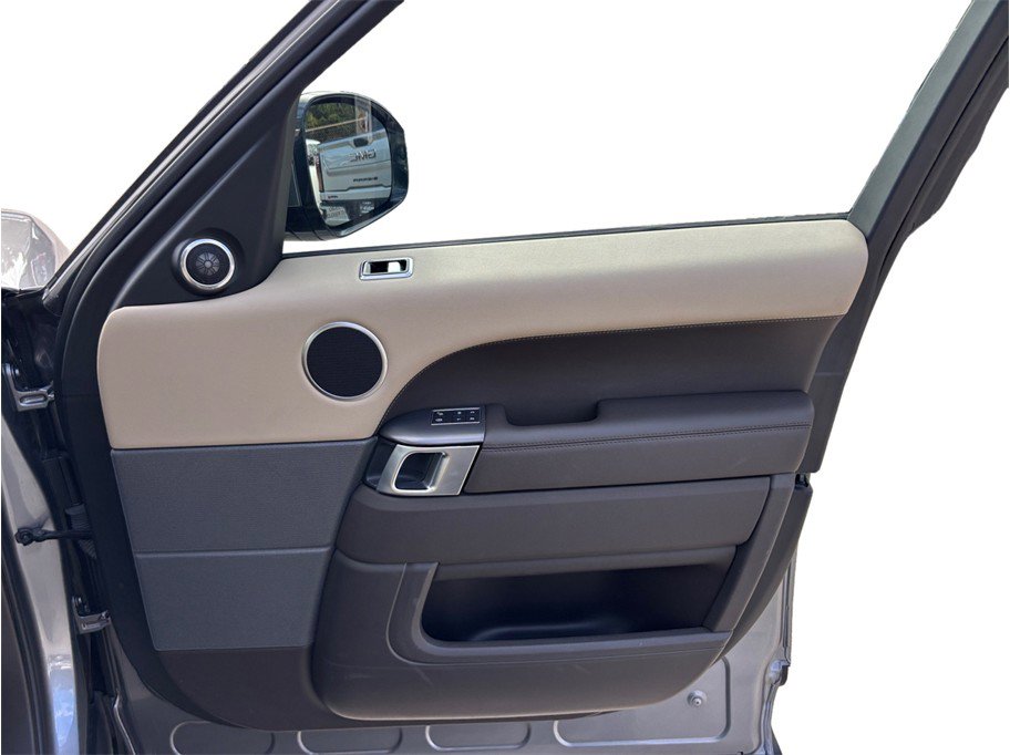 Used 2020 Land Rover Range Rover Sport SE image 46