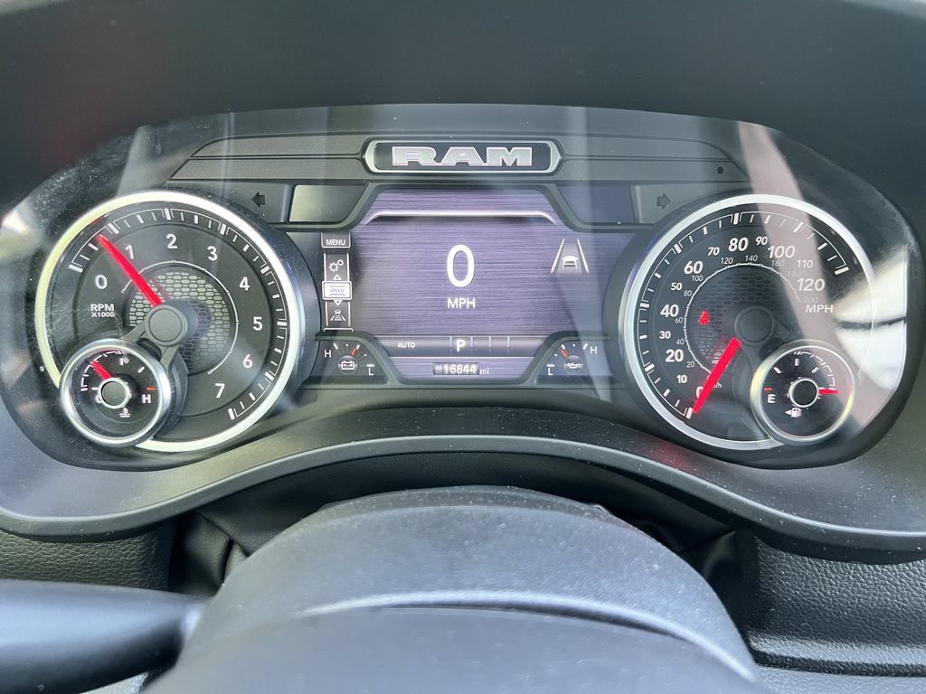 Used 2025 RAM 1500 Laramie w/ Sport Appearance Package AWD/4WD image 10