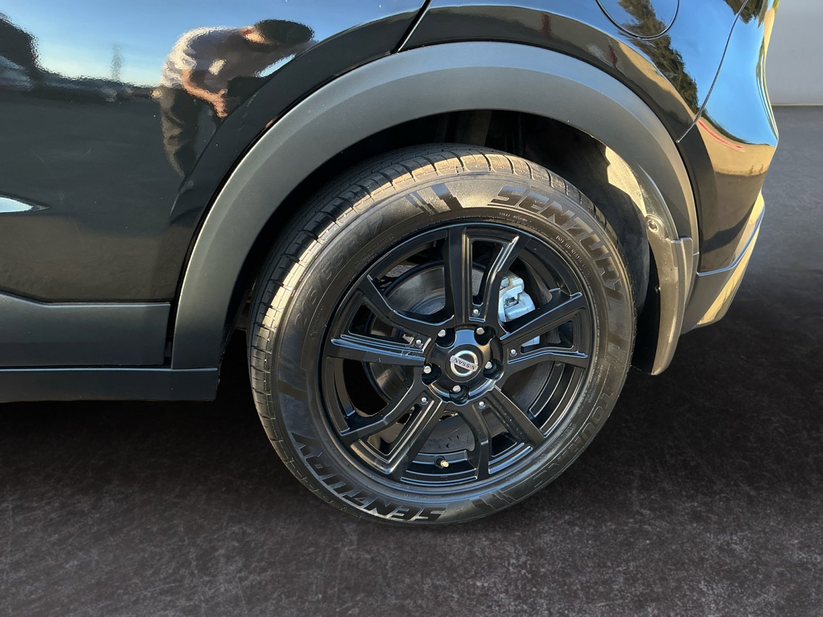 Used 2021 Nissan Kicks SR w/ SR Premium Package image 9