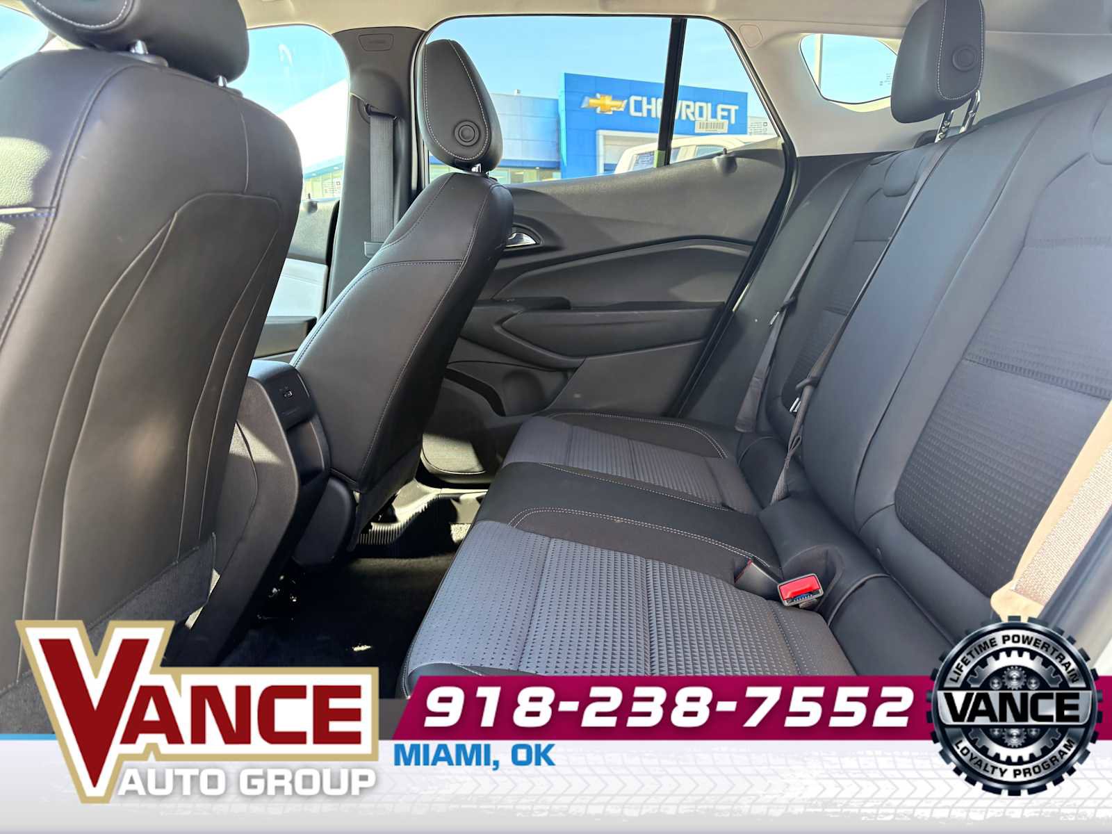 Used 2025 Chevrolet Trax LT w/ LT Convenience Package image 13