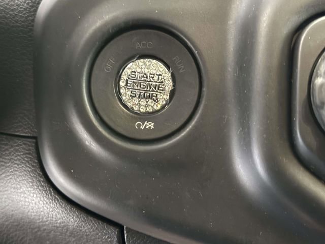 Used 2020 Jeep Wrangler Unlimited Sahara w/ Cold Weather Group AWD/4WD image 25