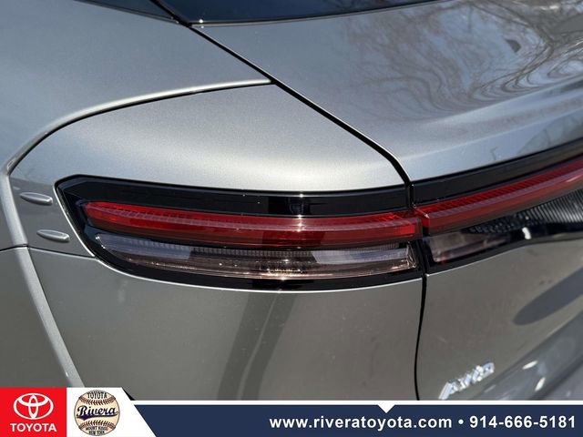 Used 2023 Toyota Crown XLE image 11