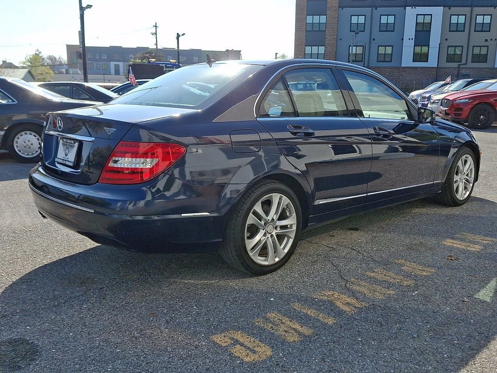 Used 2013 Mercedes-Benz C 250 Sedan image 4
