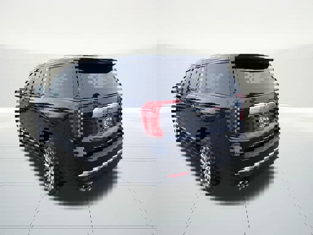 Used 2022 GMC Yukon XL Denali image 5