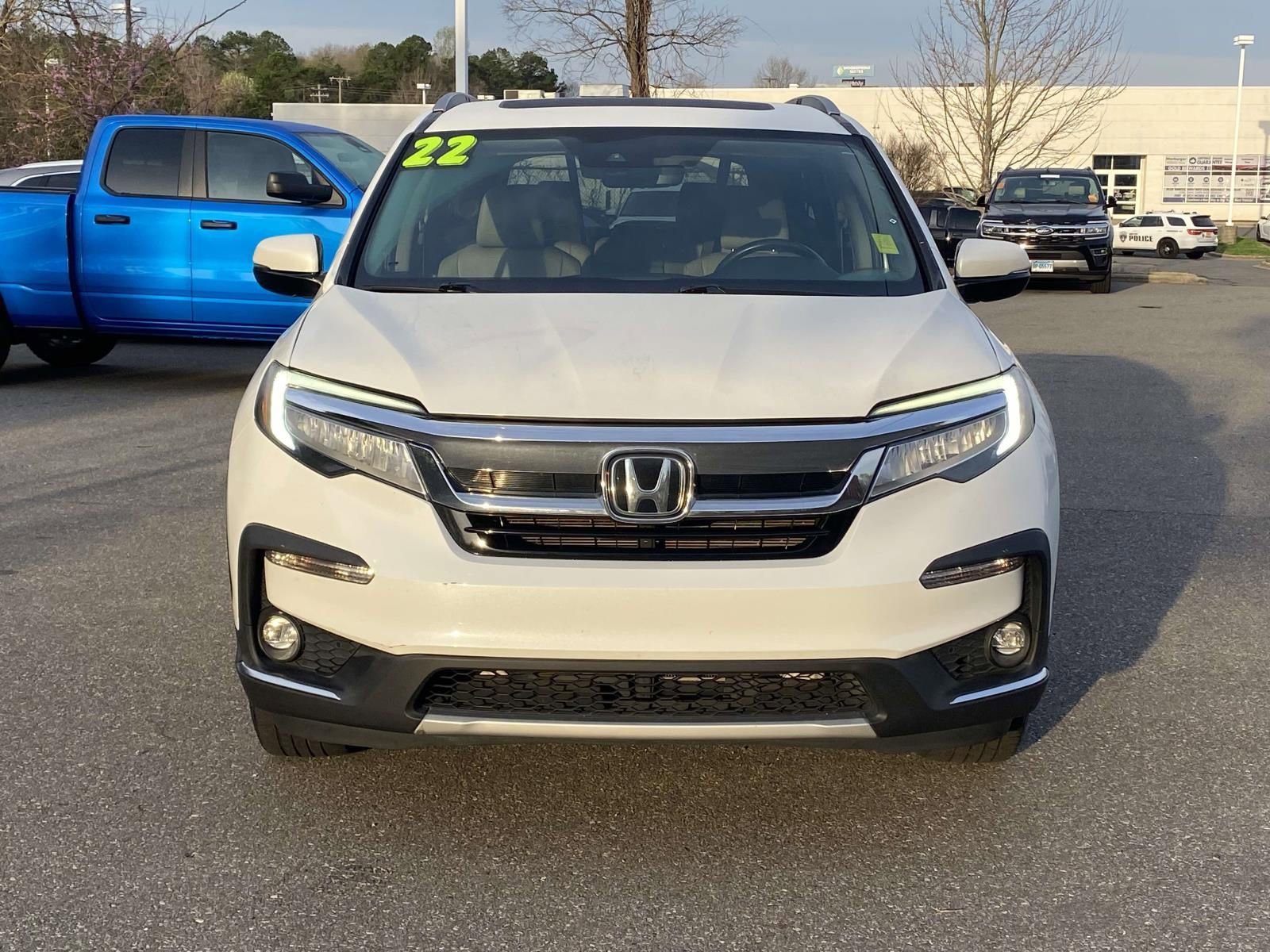 Used 2022 Honda Pilot Touring image 2