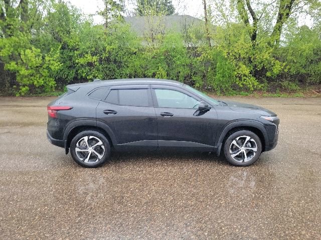 Used 2024 Chevrolet Trax RS w/ Driver Confidence Package FWD image 8