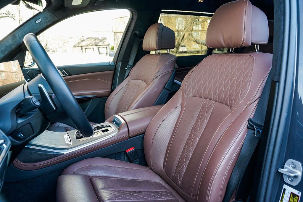 Certified 2025 BMW X7 M60i AWD/4WD image 19