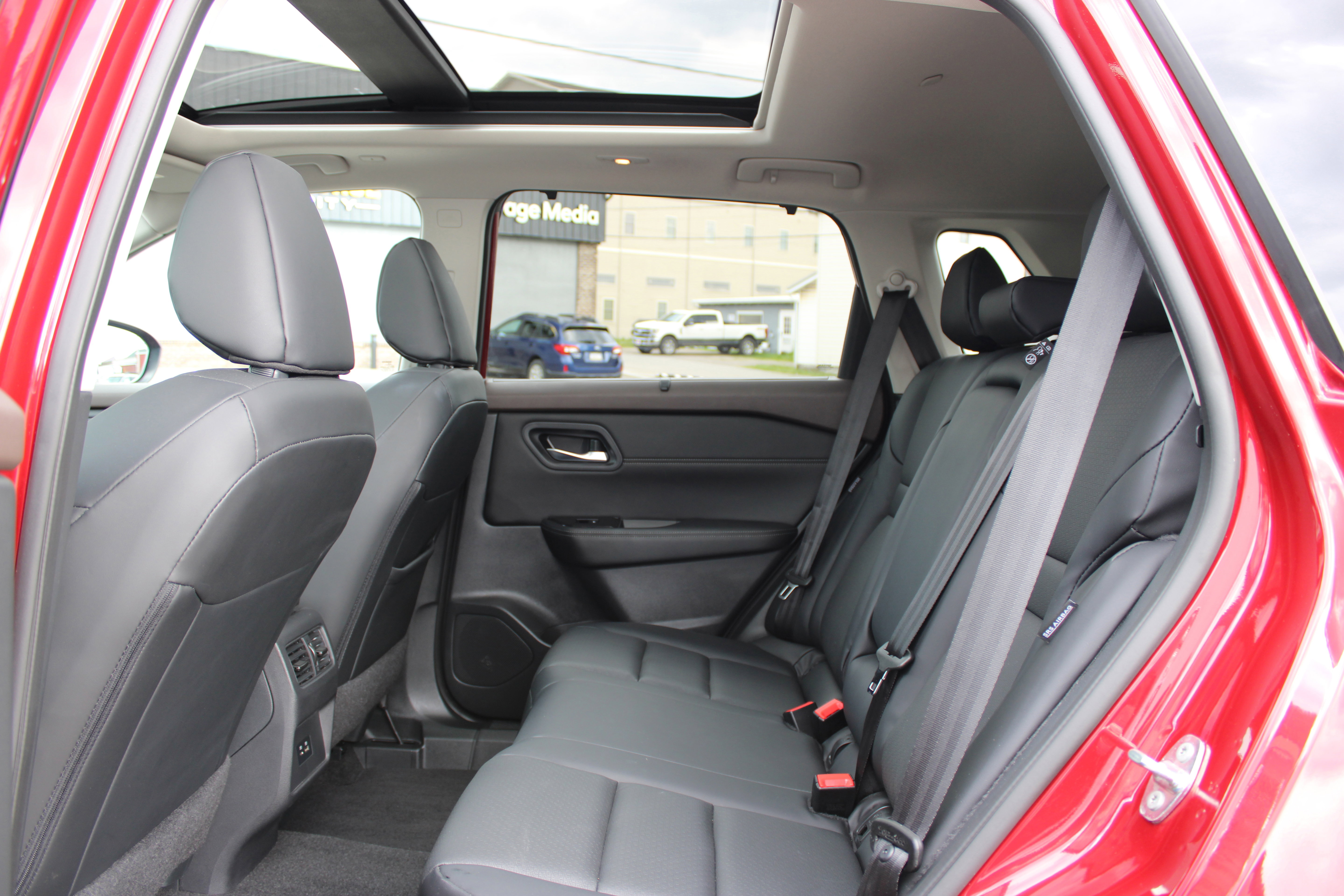Certified 2023 Nissan Rogue SV w/ SV Premium B Package AWD/4WD image 12