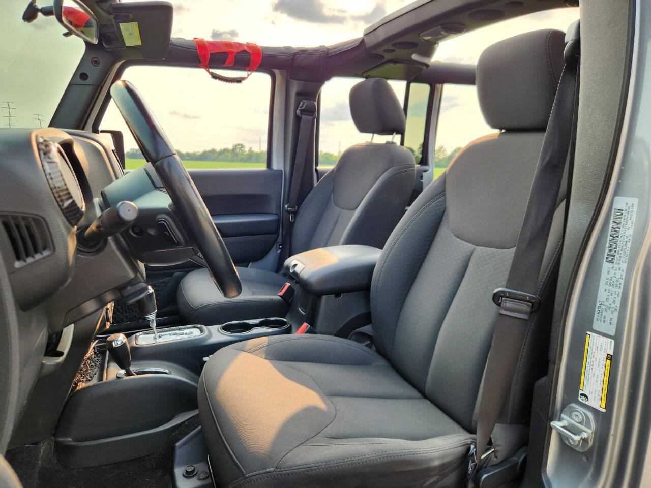 Used 2016 Jeep Wrangler Unlimited Sport w/ Connectivity Group AWD/4WD image 12