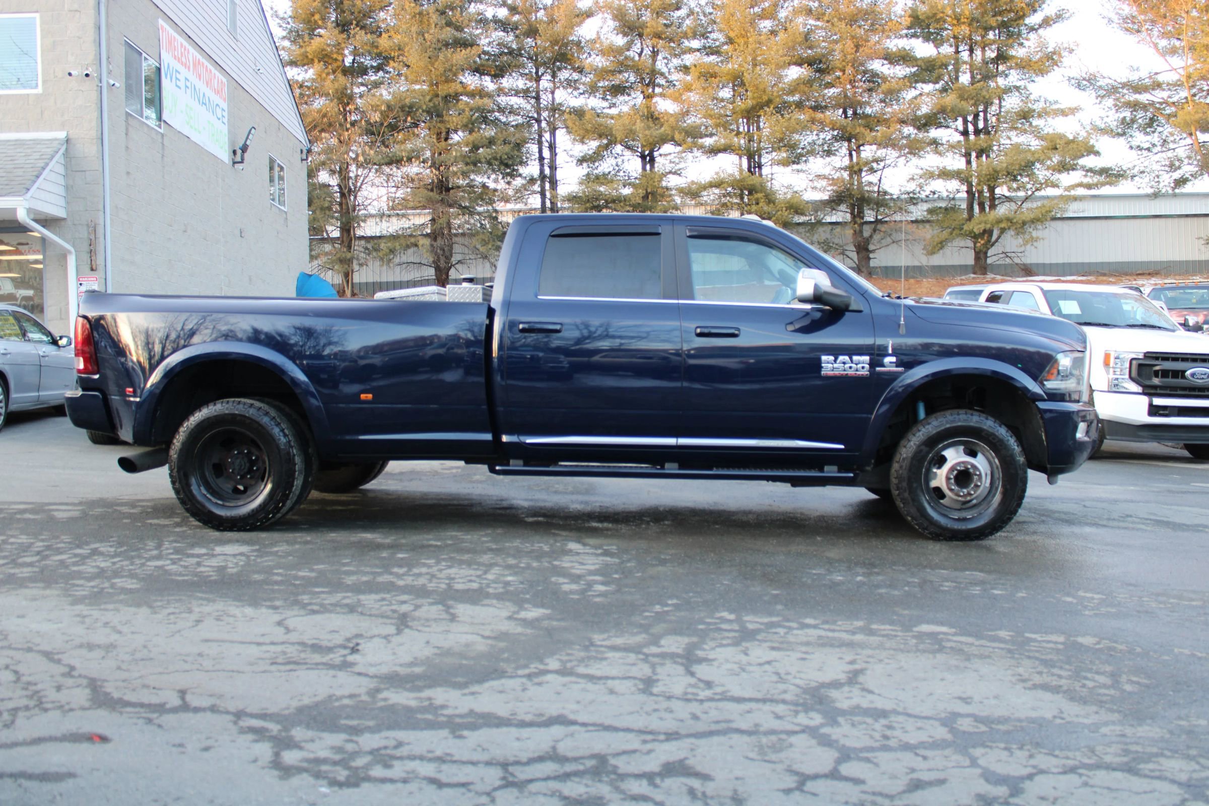 Used 2018 RAM 3500 Laramie Longhorn image 7