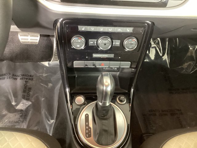 Used 2019 Volkswagen Beetle 2.0T SE FWD image 19