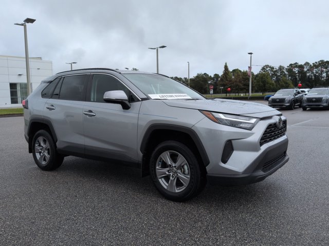 Used 2025 Toyota RAV4 XLE FWD image 3