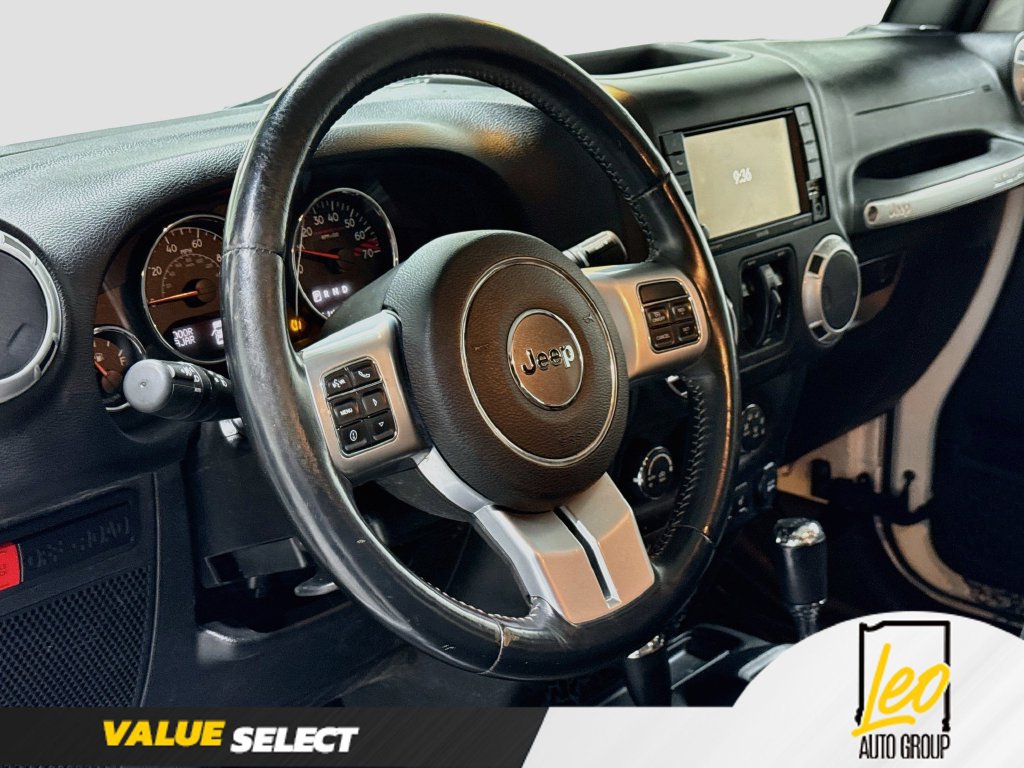 Used 2015 Jeep Wrangler Unlimited Rubicon AWD/4WD image 13