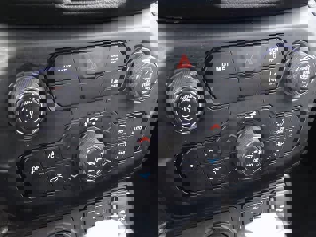 Used 2023 Jeep Renegade Latitude image 15