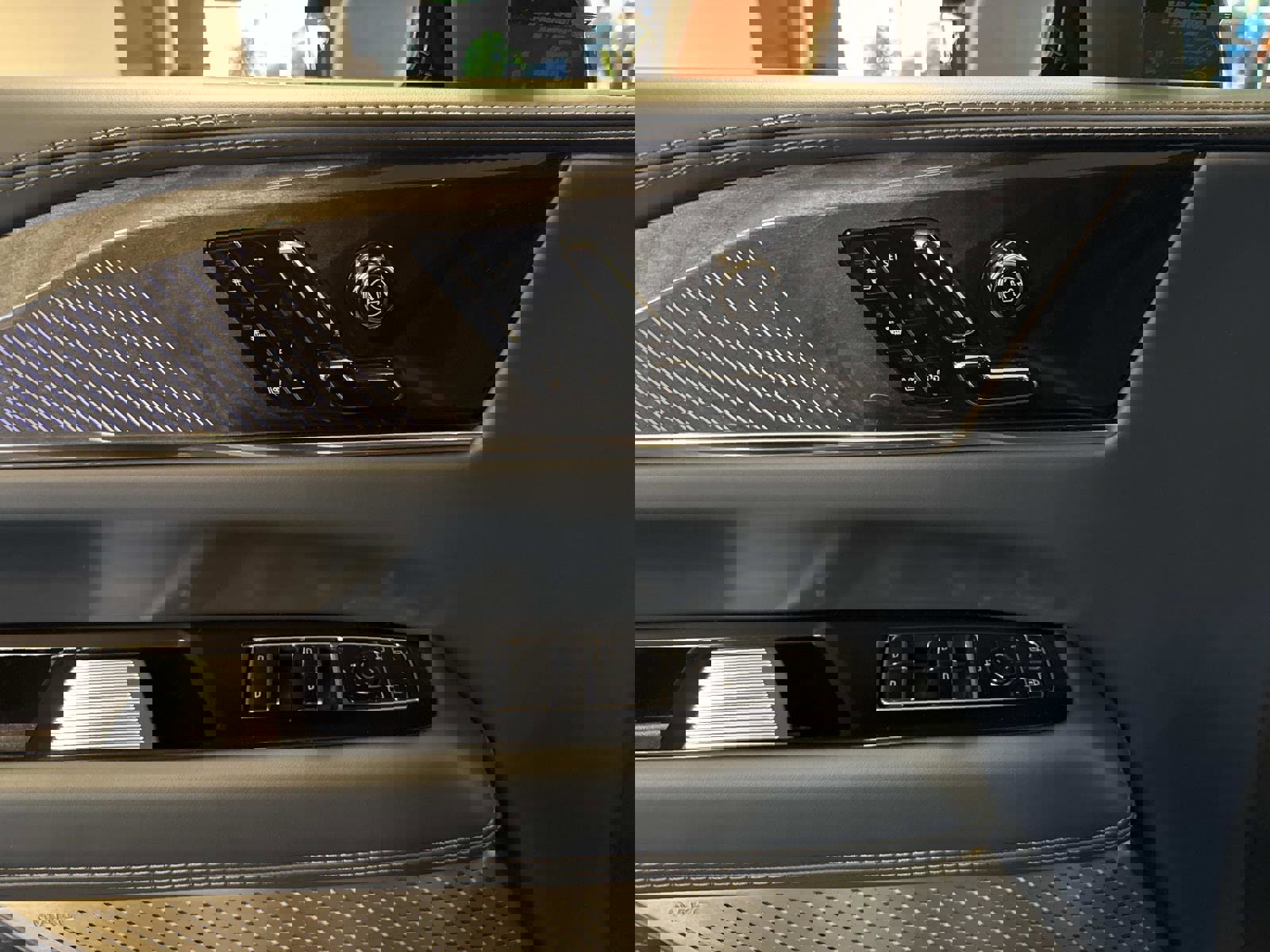 New 2025 Cadillac Escalade IQ Luxury 2 image 12