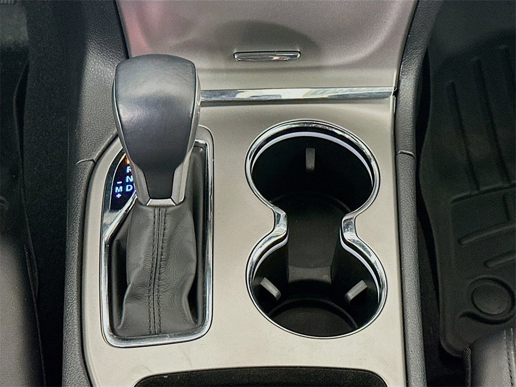 Used 2021 Jeep Grand Cherokee Laredo X image 17