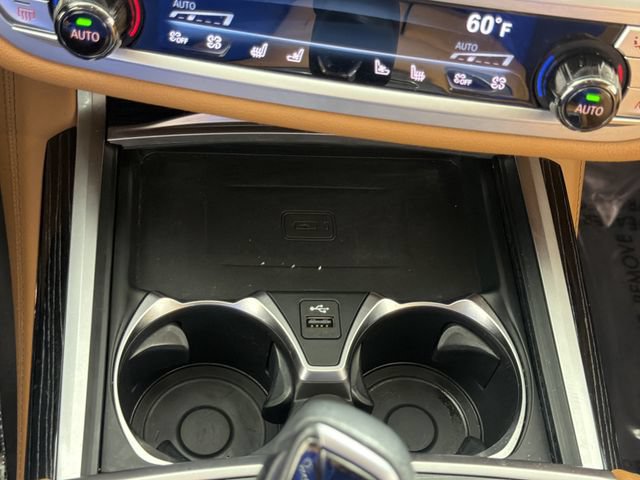Used 2022 BMW 750i xDrive w/ Executive Package AWD/4WD image 9
