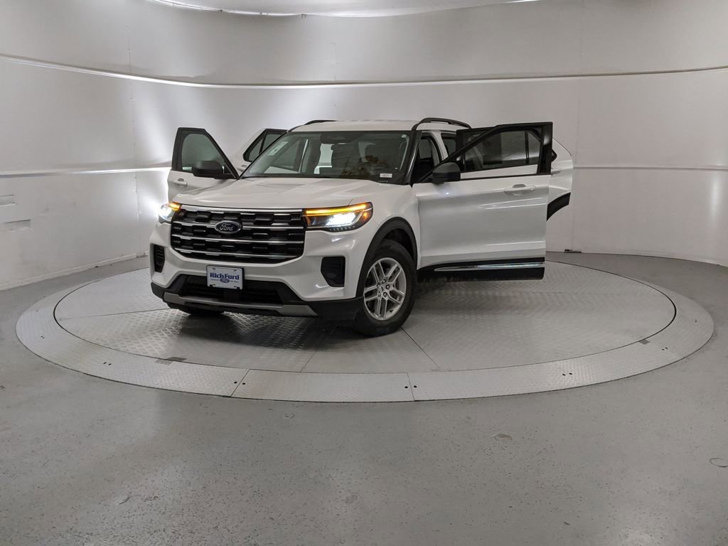 New 2025 Ford Explorer Active image 12