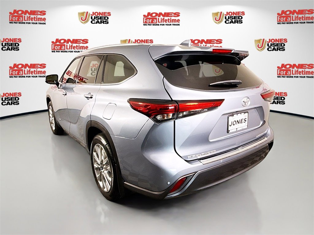 Used 2023 Toyota Highlander Limited image 2