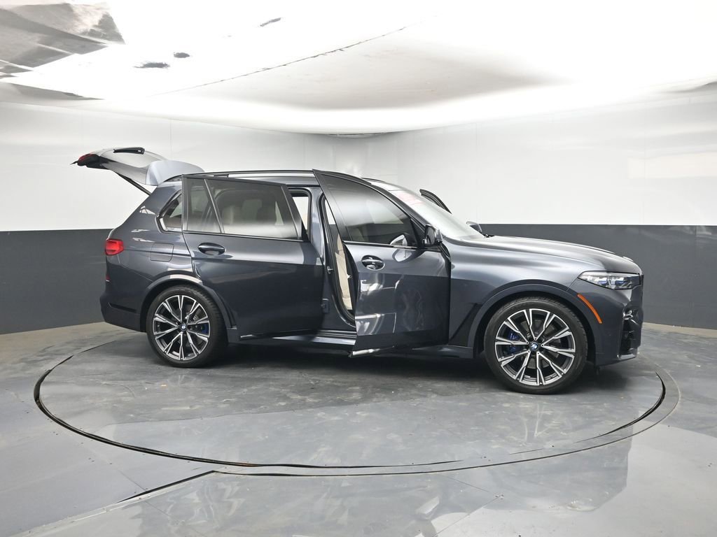 Used 2022 BMW X7 M50i image 53