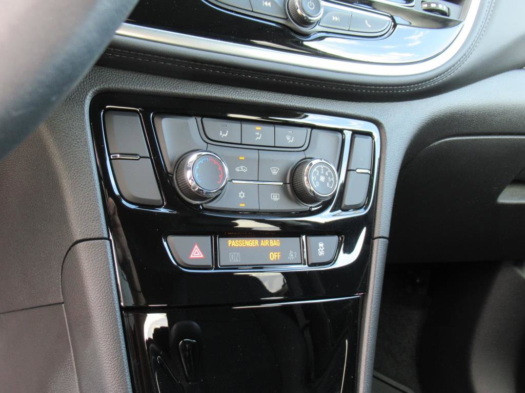 Used 2022 Buick Encore Preferred image 23