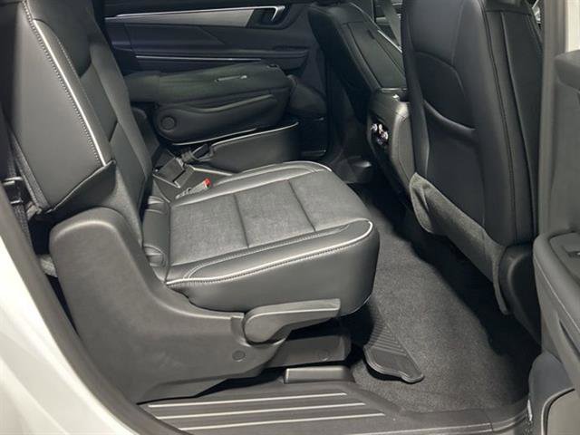 New 2026 Buick Enclave Preferred w/ LPO, Floor Liner Package image 10