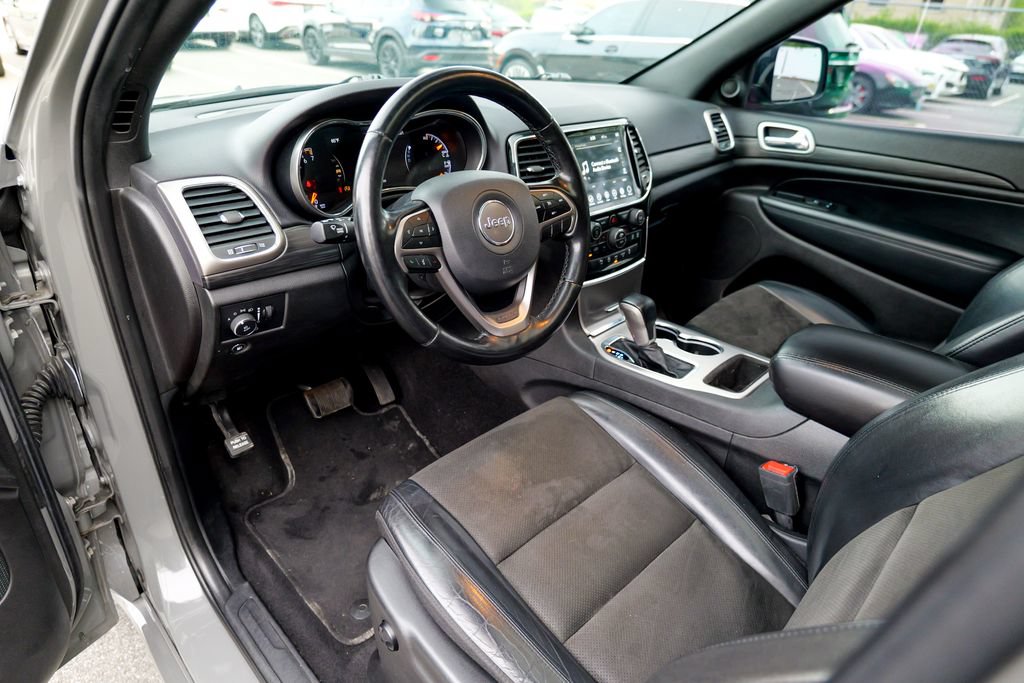 Used 2021 Jeep Grand Cherokee Laredo X AWD/4WD image 19