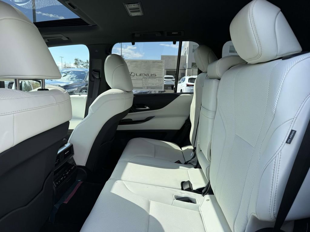 New 2026 Lexus LX 700h Luxury image 13