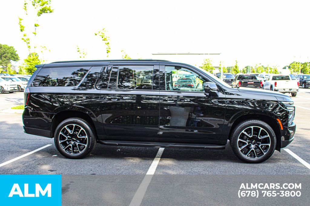 Used 2026 Chevrolet Suburban RST w/ Comfort Package AWD/4WD image 9