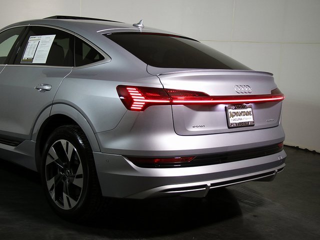 Used 2023 Audi e-tron Premium Plus w/ Premium Plus Package image 11