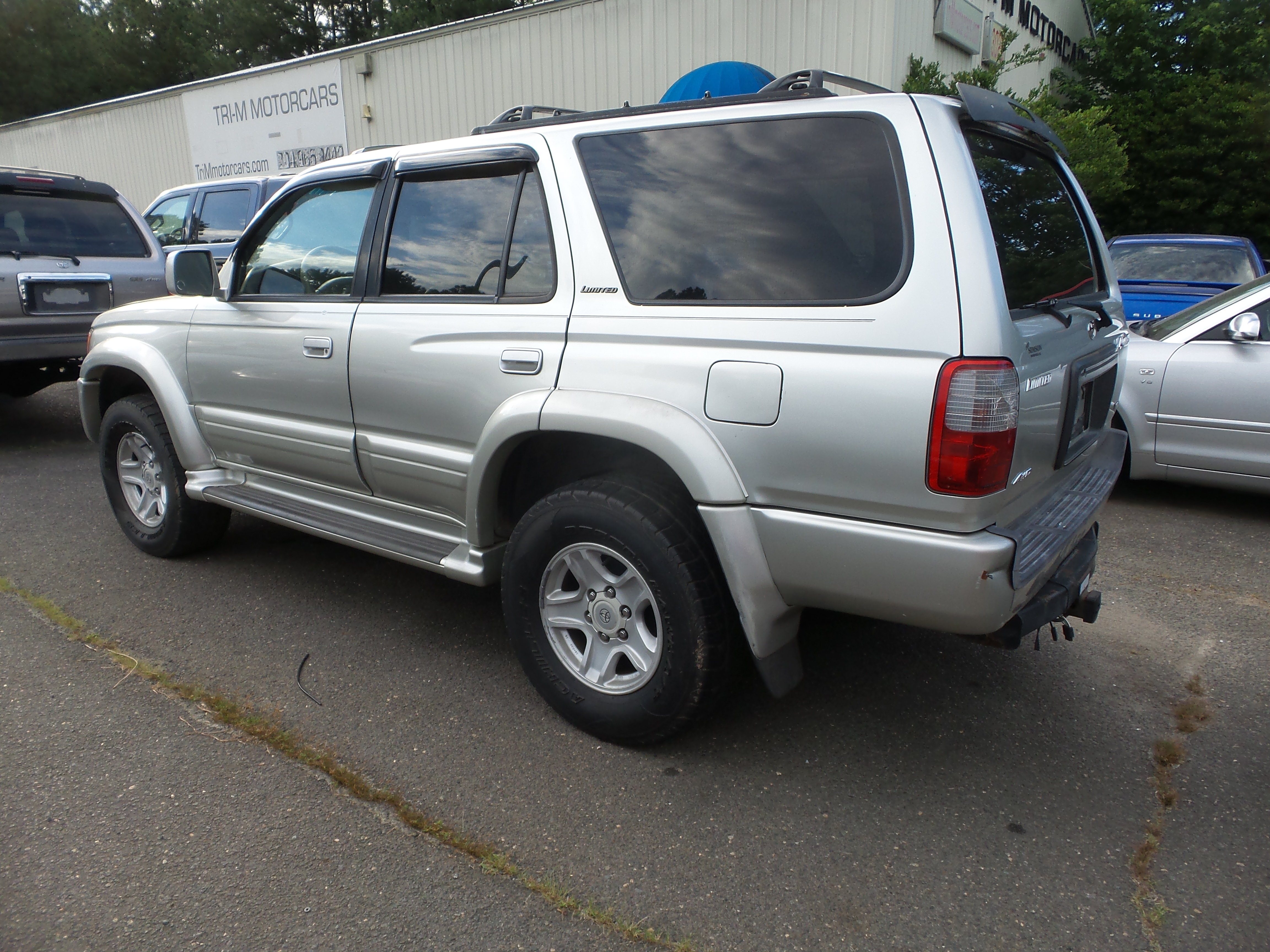 Used 1999 Toyota 4Runner Limited AWD/4WD image 1