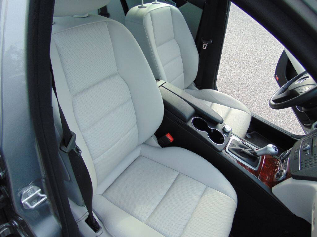 Used 2011 Mercedes-Benz C 300 Sedan image 24