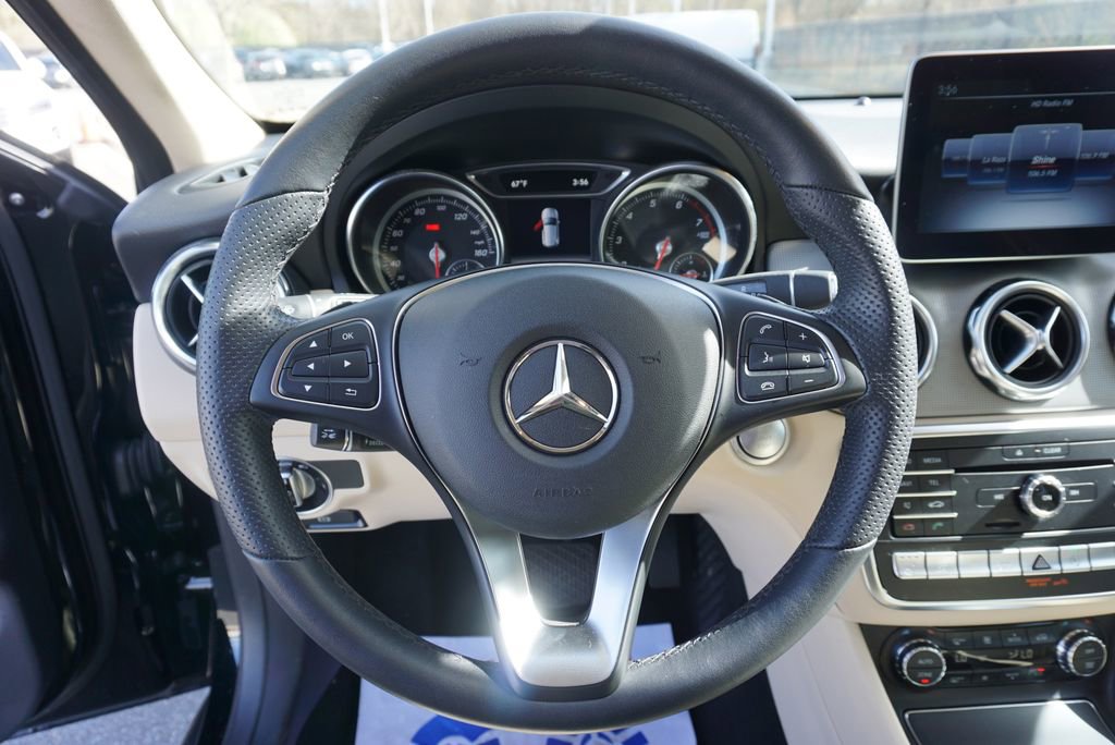 Used 2019 Mercedes-Benz GLA 250 4MATIC image 13